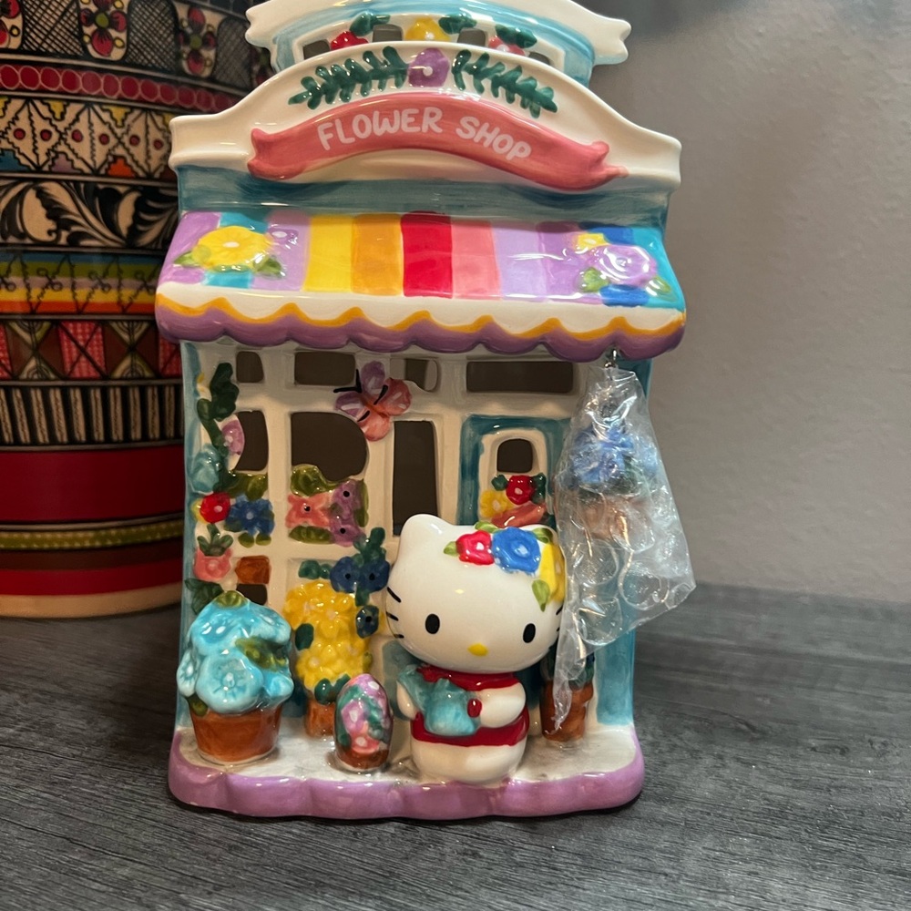 ‼️SOLD‼️Hello Kitty colorful Flower Shop Decor Accent Piece - Picture 1 of 8